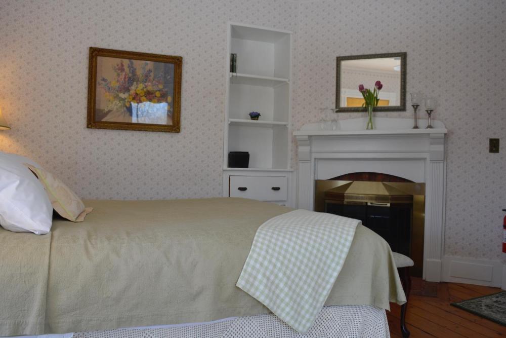 Queen Room with Sea View interior